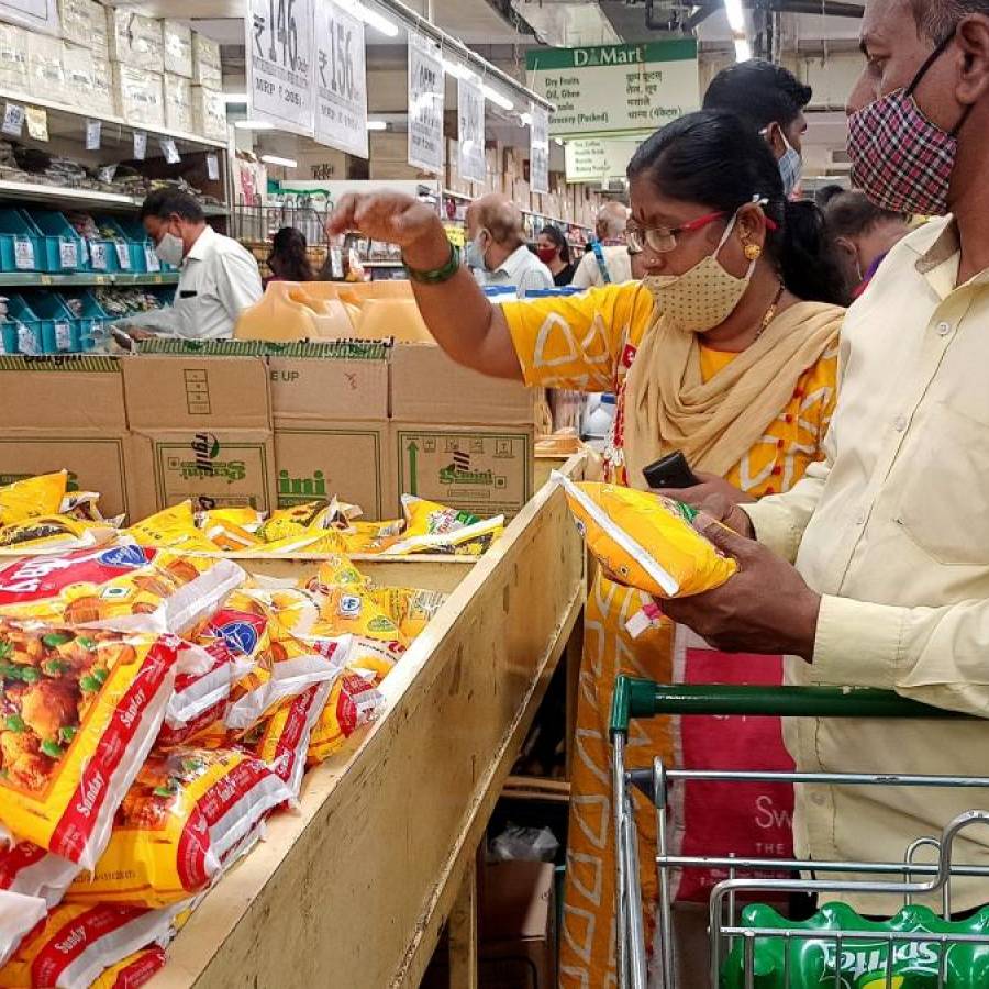 what is causing the increase in edible oil prices in India?